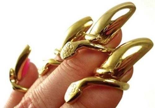 ногти с золотыми наконечниками